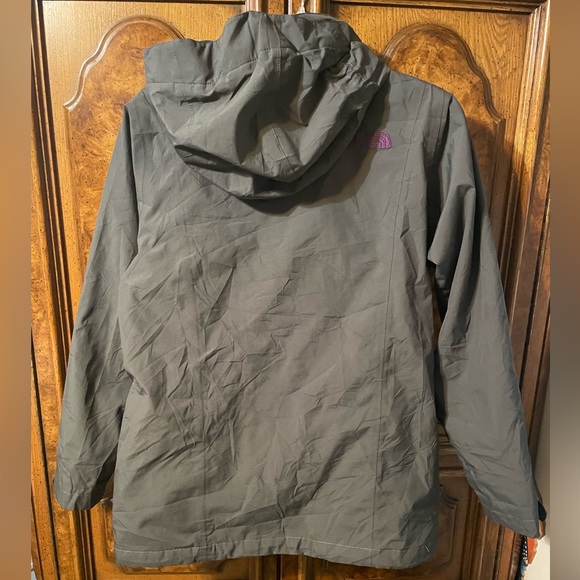 The North Face Hyvent Hooded Jacket - Picture 2 of 5